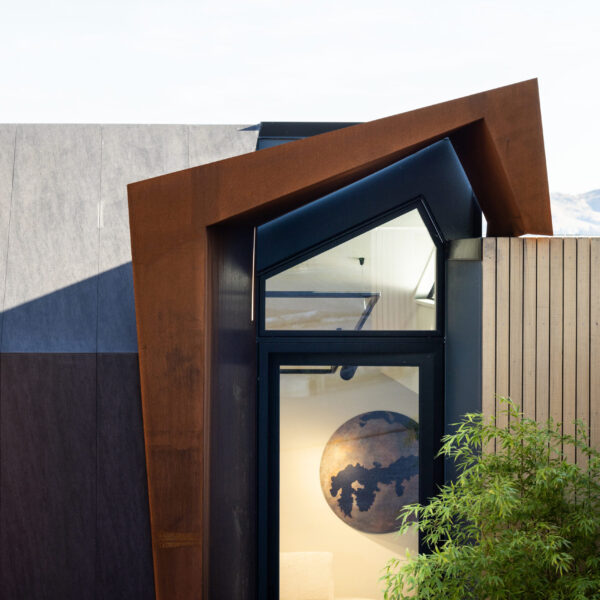 Basalt black facade 2 scaled