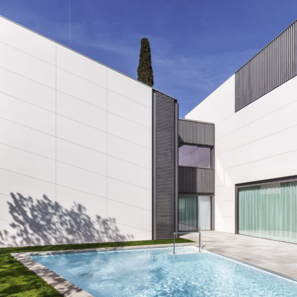 Just white facade 2 scaled