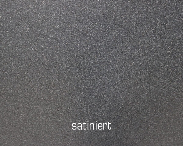 Satiniert