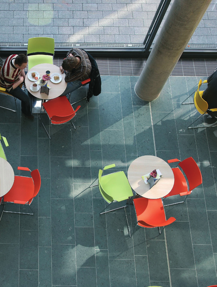 28 referenz cafeteria von oben